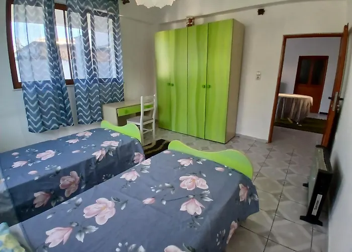 Hostel Friendship Dorms