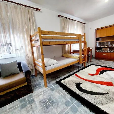 Hostel Friendship Dorms *