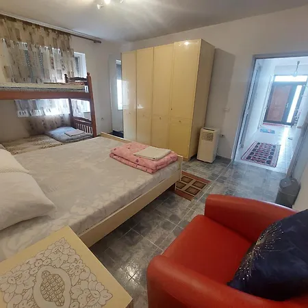 Friendship Dorms بيت شباب